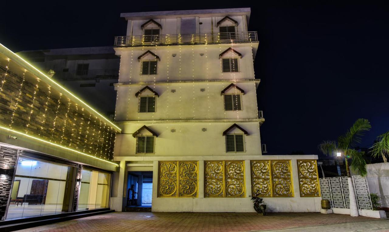 Hotel Treebo Trip Mittal Gardens Shiliguri Exterior foto